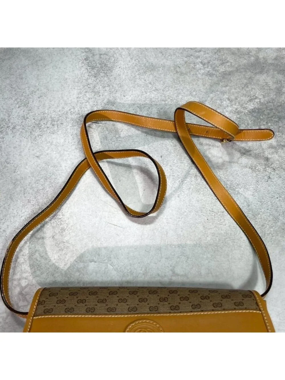 Gucci gg leather
